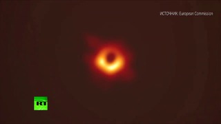 Астрофизики впервые показали фотографию чёрной дыры