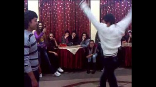 Electro dance battle! JacksoN vs Akmal