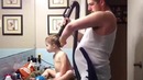 Отец заплел дочке хвостик с помощью ПЫЛЕСОСА