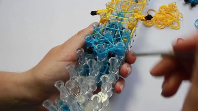 Миньон из резинок на станке – фигурки из резинок