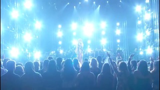 Celine Dion – The Show Must Go On (Live on Billboard Music Awards 2016)