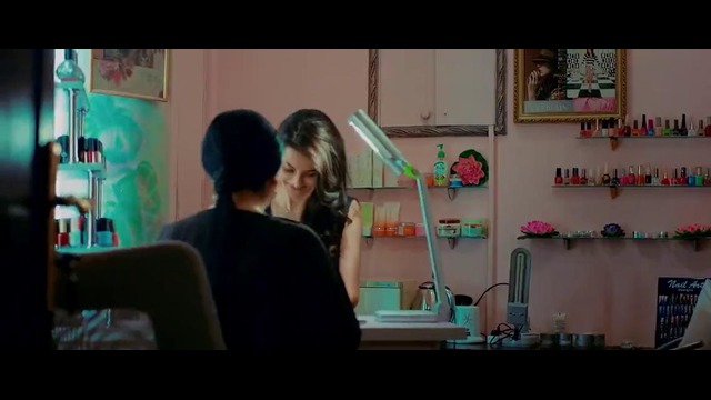 Munisa Rizayeva – Yonar (HD Video)