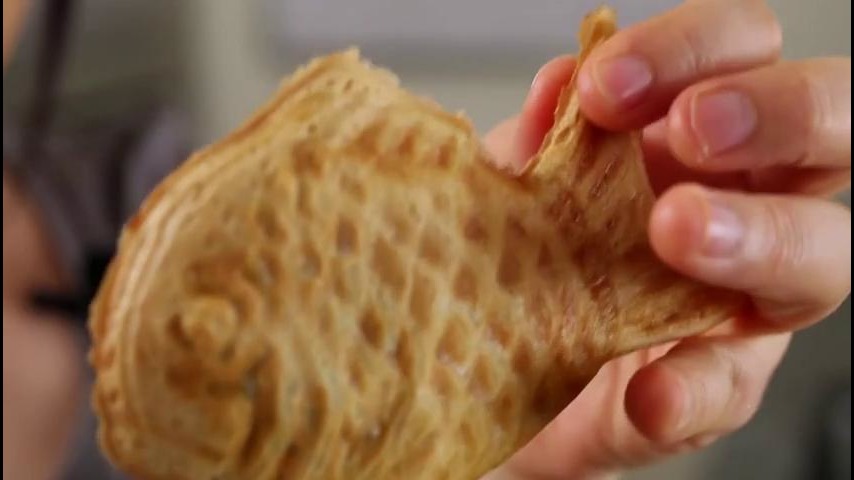 Korean fish-shaped bread with red bean filling (Bungeoppang