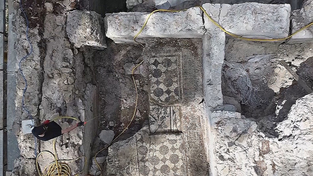 Под старой стеной в Риме нашли античные комнаты с мозаиками