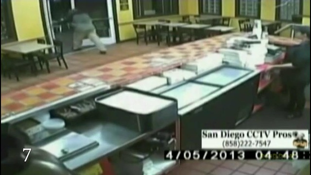 10 тупых способов взломать банкомат