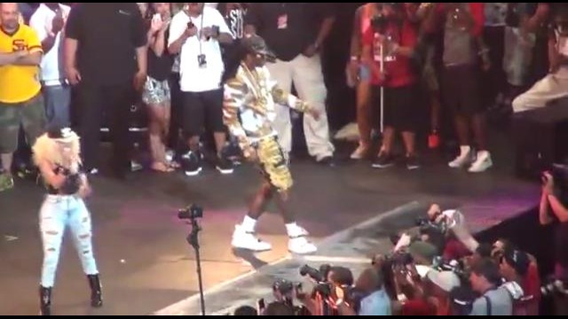 2 Chainz Brings Out Nicky Minaj at Hot97 Summer Jam 2013