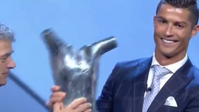 Криштиану Роналду признан лучшим футболистом Европы сезона 2015/16