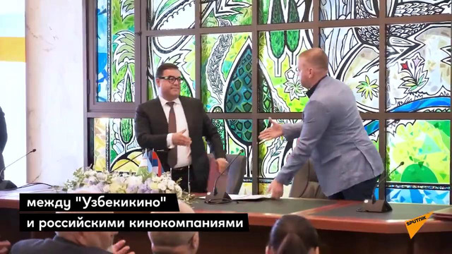 Глава Узбеккино вручил Мединскому шикарный подарок