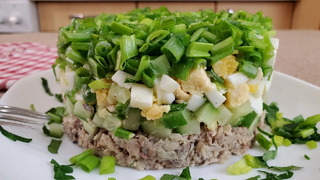 Салат из консервированной скумбрии – нежный и легкий
