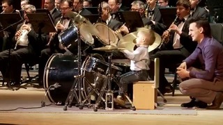 Удивительный 3-летний барабанщик Леня Шиловский