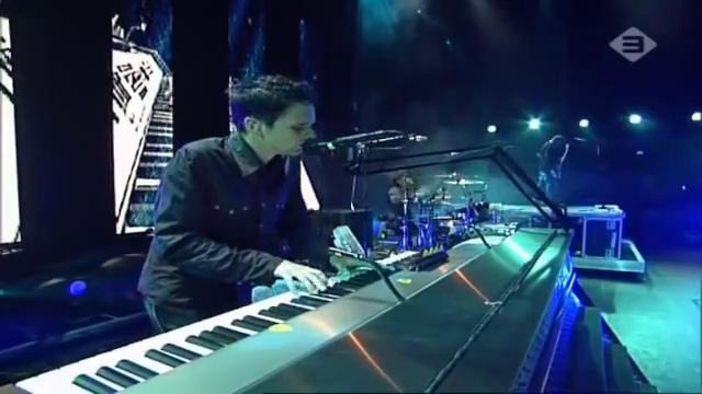 Muse – Space Dementia Live at Pinkpop 2004