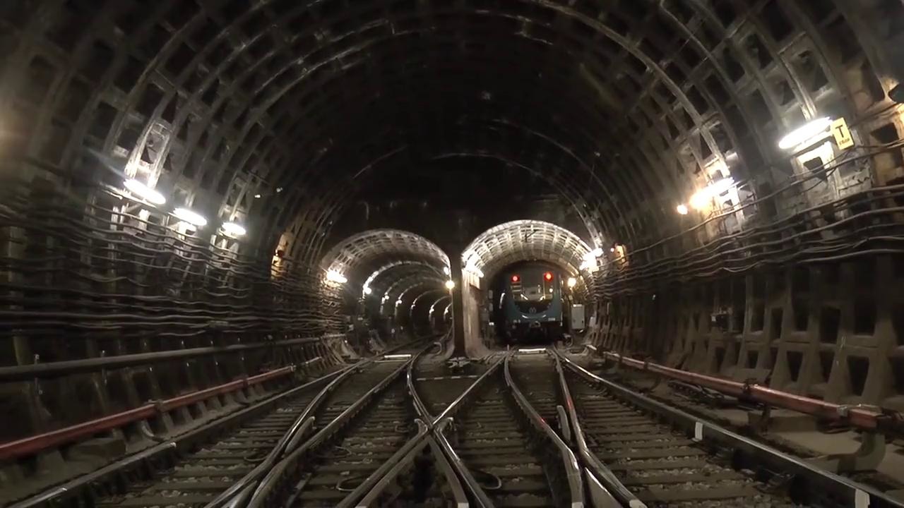 Работа метро в санкт петербурге ночью. Подземное метро Санкт-Петербург. Подземка Питера. Метро СПБ видео. Поезда метро Санкт-Петербурга.