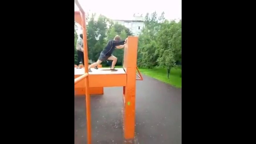 Малолетки развлекаются - Mover.uz
