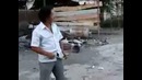 Потрясающая точность стрельбы из рогатки