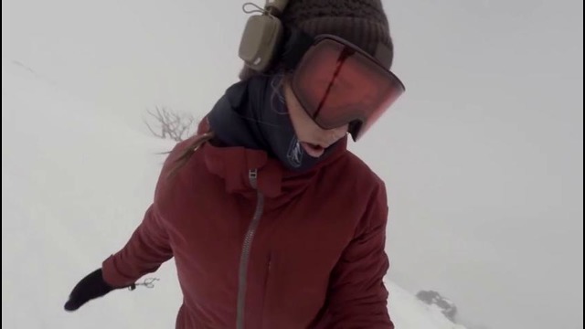 Девушка случайно сняла на видео бегущего за ней огромного медведя