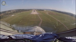 Посадка гигантского Ан-22. Вид с лобового стекла