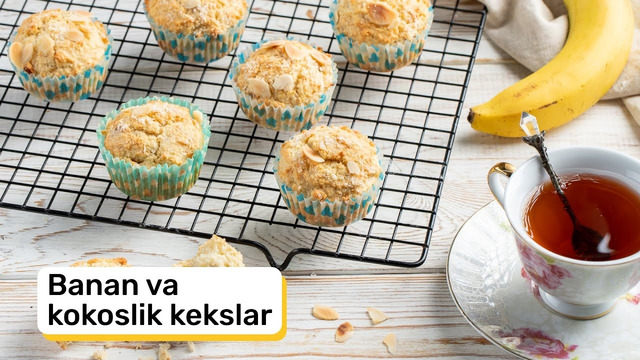 Banan va kokoslik kekslar