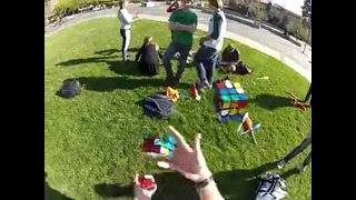 Сборка 3-х кубиков Рубика на лету