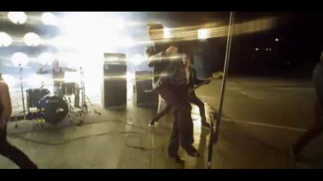 Adelitas Way – Invincible