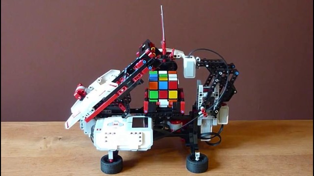 Mindcub3r featuring lego® mindstorms® ev3