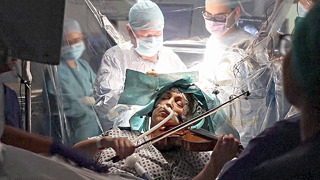 Что стало с пациенткой, которая 3 года назад играла на скрипке во время удаления опухоли в её мозгу