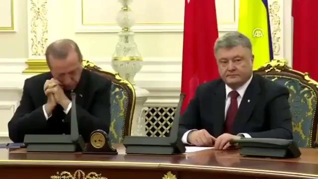 Эрдоган уснул на пресс конференции с Порошенко