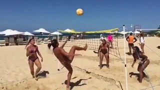 Горячие бразильянки показали как нужно играть в волейбол