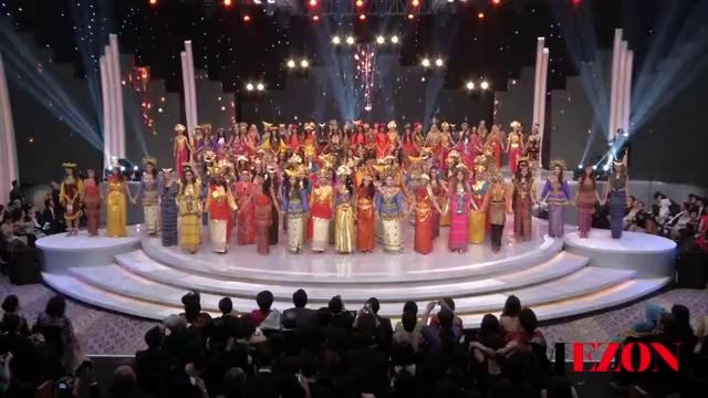 Участница из Узбекистана на церемонии открытия «Мисс Мира – 2013»