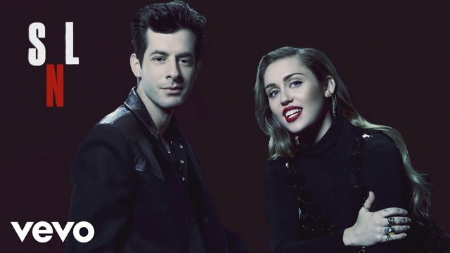 Miley Cyrus, Mark Ronson, Sean Ono Lennon – Happy Xmas (War Is Over / Live at SNL)