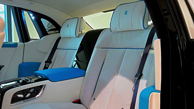 Roll Royce PHANTOM (2023) – World’s Most Luxurious Sedan