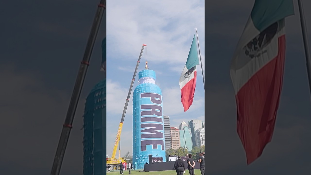 Largest pinata 33.66 m high and 10.69 m wide created by PRIME