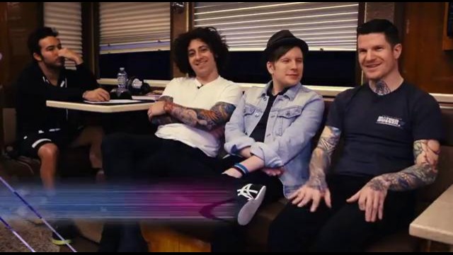 Fall Out Boy – Save Rock and Roll (VEVO Tour Exposed)
