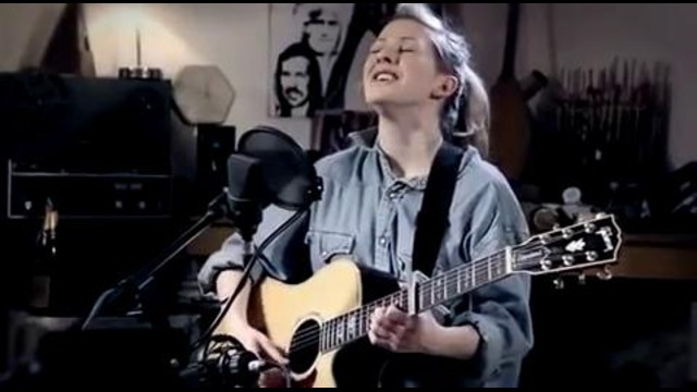 Ellie Goulding – Roscoe – ( Acoustic ) – AMAZING – HQ