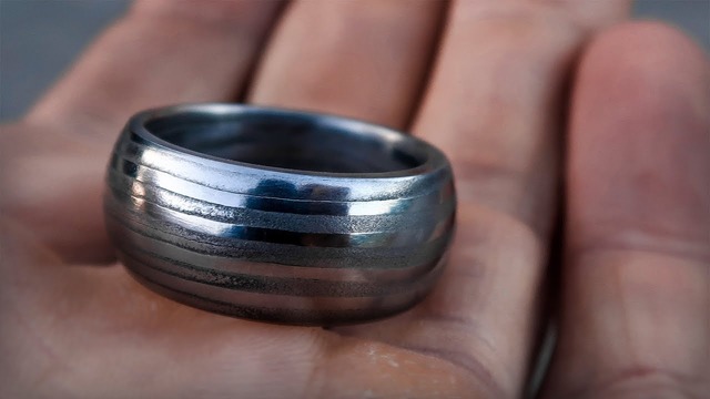 Офигенное самодельное кольцо из дамасской стали