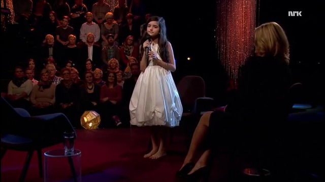 Angelina Jordan – Unchained Melody synger hos Lindmo
