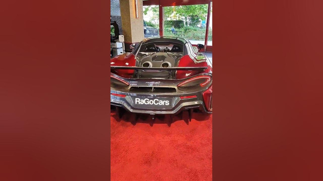 Insane Rocket – McLaren on Red Carpet High Performance Hypercar #shorts #mclaren #luxury #supercar