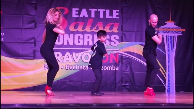 Семейное бачата соло