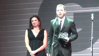 Oxxxymiron получает премию ‘Открытие года’ журнала GQ (2012)