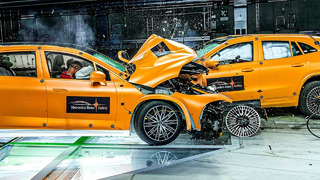Real-Life Crash Test: Mercedes EQA vs. Mercedes EQS