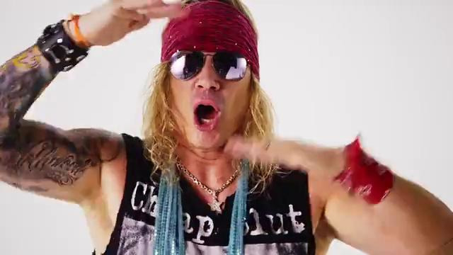 Steel Panther – She s Tight ft Robin Zander