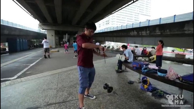 Dynamic Diabolo Duo – Impressive Chinese Yo-Yo Tricks