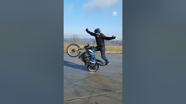 Guy Does No Hand Wheelies On Bike | People Are Awesome