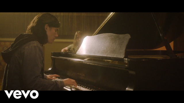 Gryffin & Slander – All You Need To Know ft. Calle Lehmann (Acoustic Video)