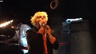 Gerard way – don’t try (@trabendo, live in paris france 2015)