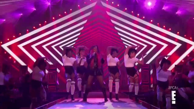 Nicki Minaj – Good Form & Dip (Live) E People Choice Awards