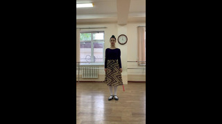 Юнусова Д.М. Видеоурок. Положения рук и ног в бухарской школе танца