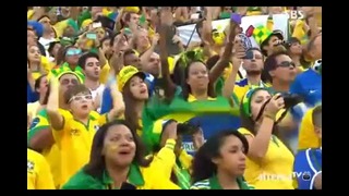 Вес стадион поёт гимн Бразилии
