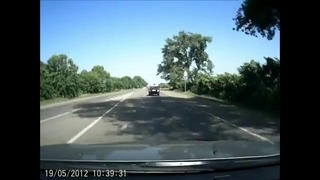 Водитель вышел через лобовое стекло после аварии