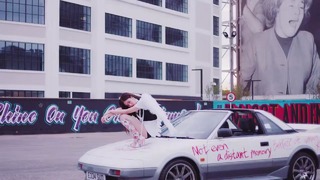 Jennie – Solo MV (Blackpink)