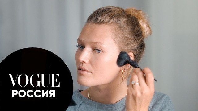 Макияж с эффектом загара от Тони Гаррн | Vogue Россия